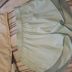 Womens Underarmor shorts